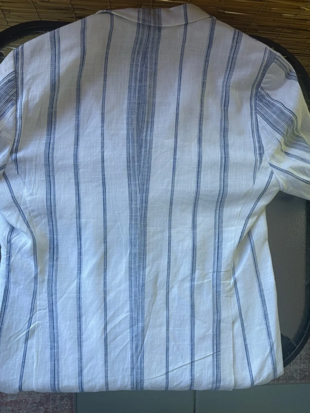 Paisley & Gray linen blend White Blazer with Blue Pinstripes - Picture 12 of 14